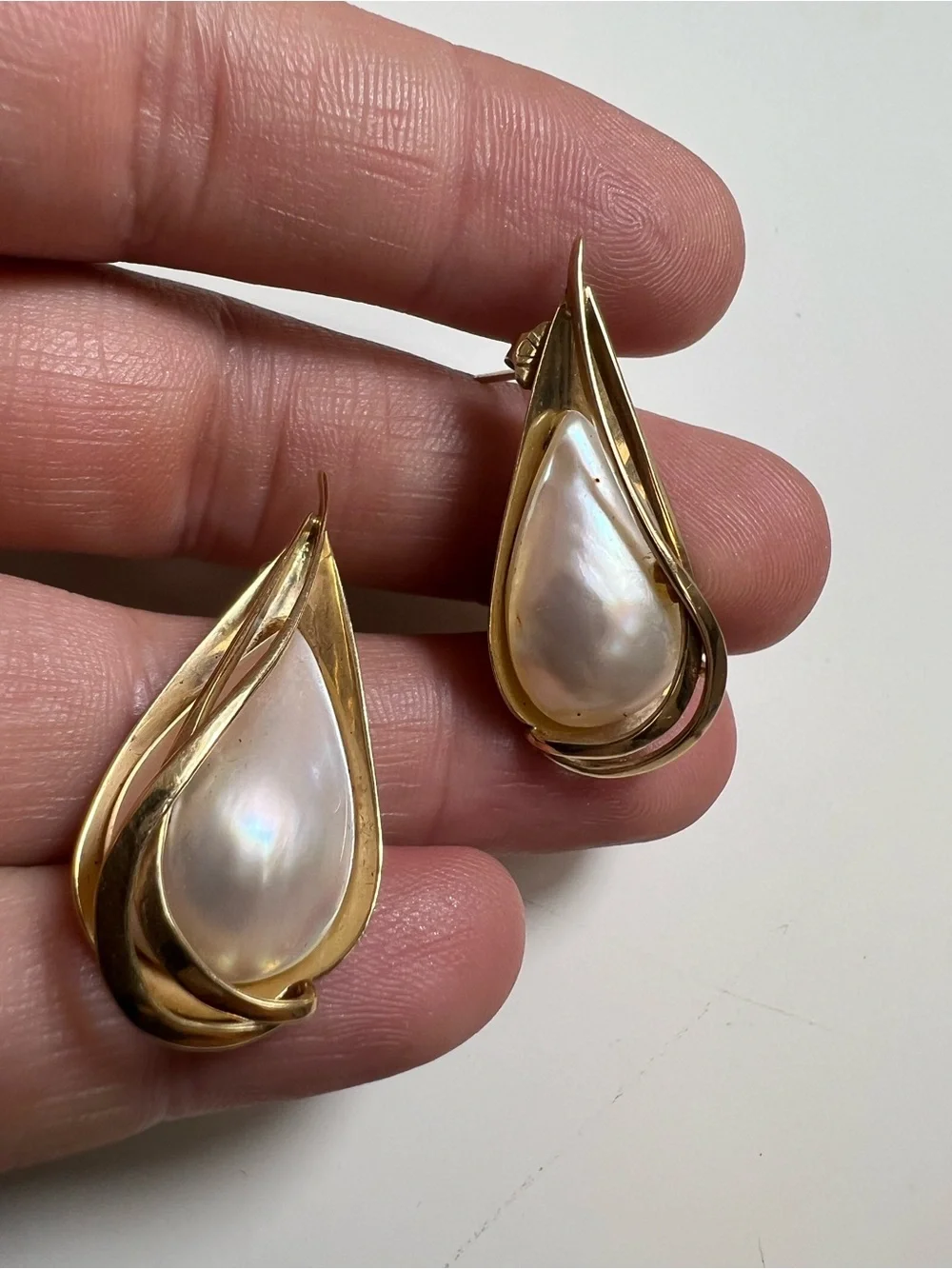 14K Gold Teardrop Pearl Vintage Earrings for pierced ears
